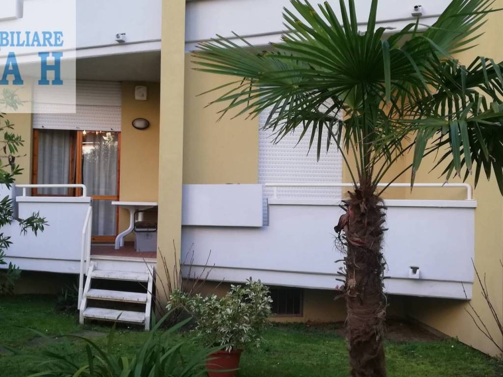 appartamento in vendita a Camaiore in zona Lido di Camaiore