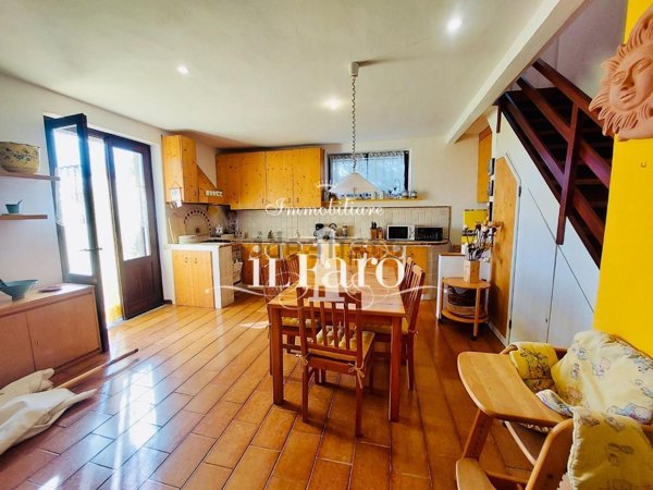 casa indipendente in vendita a Camaiore in zona Montemagno
