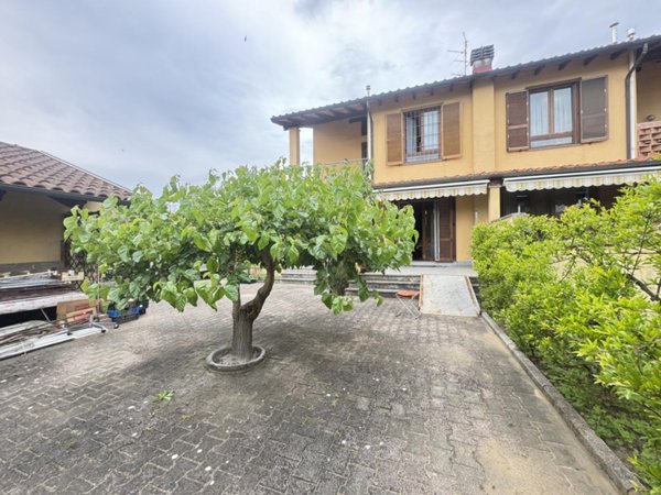 casa indipendente in vendita a Camaiore in zona Lido di Camaiore