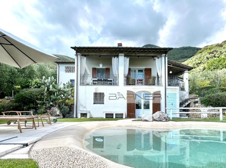 casa indipendente in vendita a Camaiore in zona Lido di Camaiore
