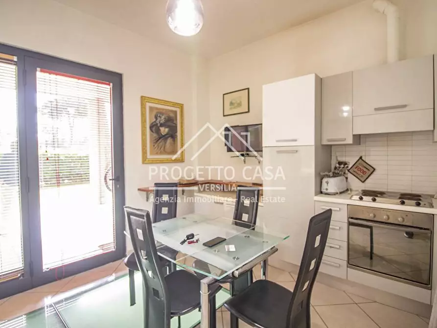 appartamento in vendita a Camaiore in zona Lido di Camaiore