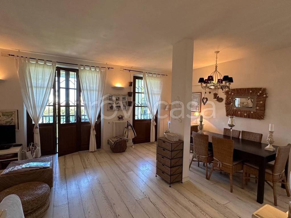 appartamento in vendita a Camaiore in zona Lido di Camaiore