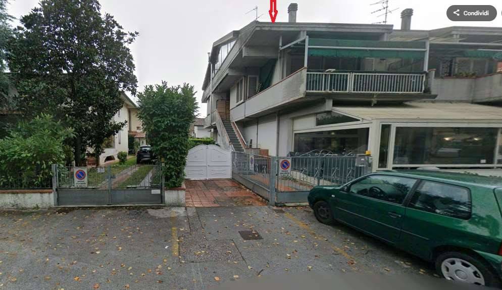 appartamento in vendita a Camaiore in zona Lido di Camaiore