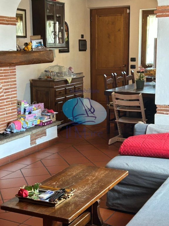 casa indipendente in vendita a Camaiore in zona Vado