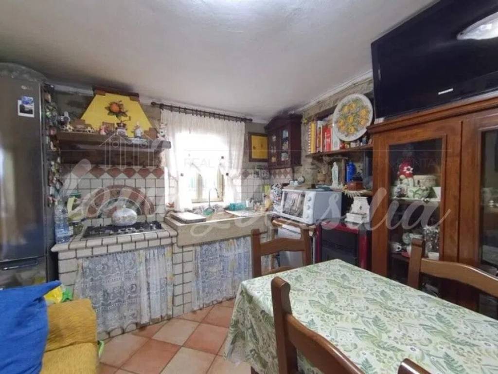 casa indipendente in vendita a Camaiore in zona Pedona