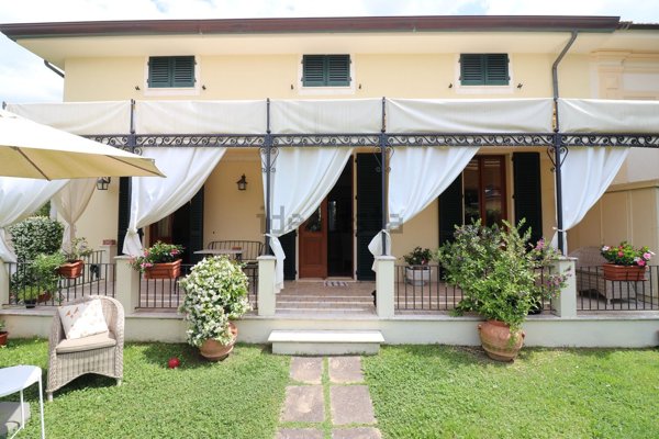 casa indipendente in vendita a Camaiore in zona Lido di Camaiore
