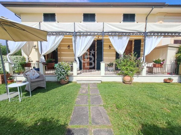 casa indipendente in vendita a Camaiore in zona Lido di Camaiore