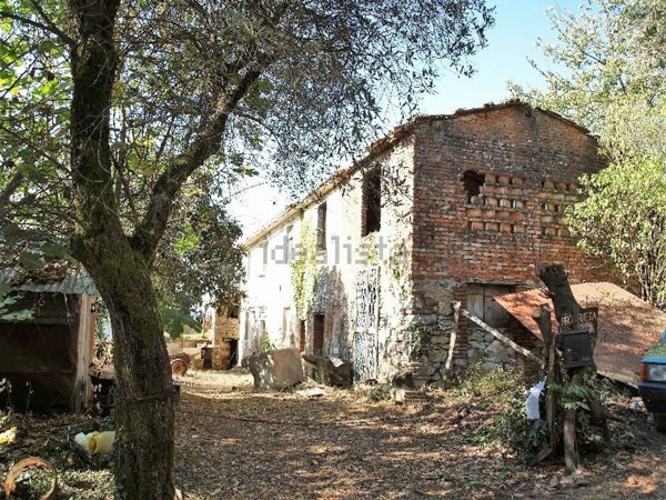 rudere in vendita a Camaiore in zona Pieve di Camaiore