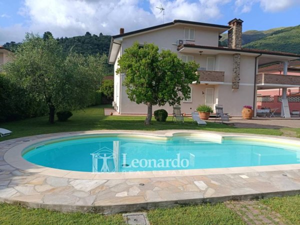 casa indipendente in vendita a Camaiore in zona Casoli
