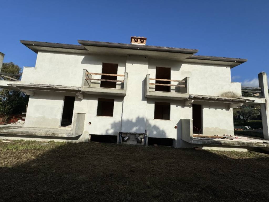 casa indipendente in vendita a Camaiore in zona Capezzano Pianore