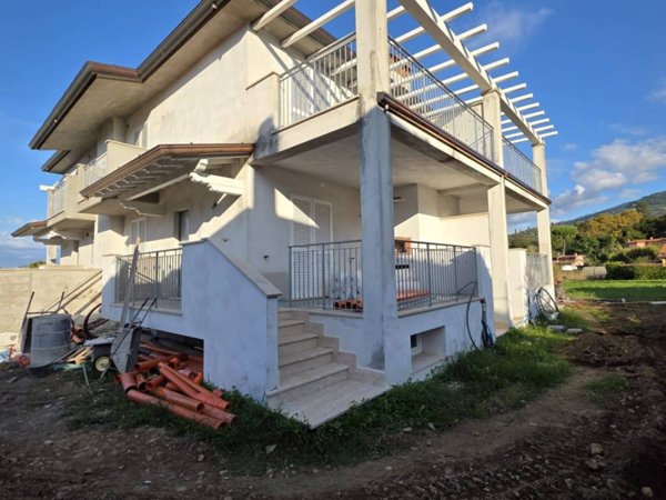 casa indipendente in vendita a Camaiore in zona Capezzano Pianore