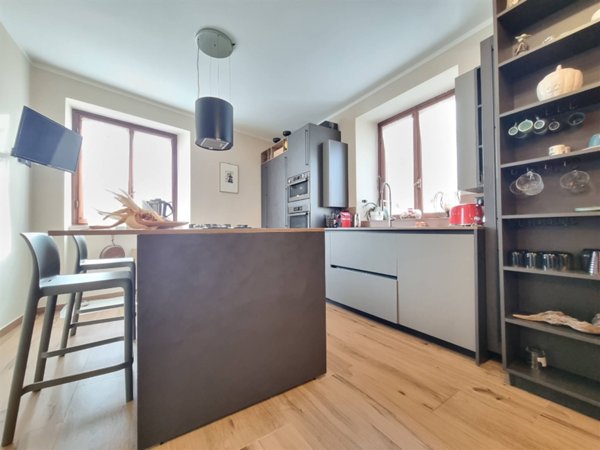 casa semindipendente in vendita a Camaiore in zona Vado