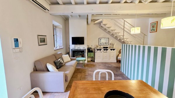 appartamento in vendita a Camaiore in zona Lombrici