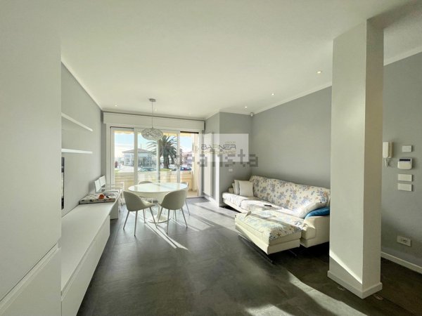 appartamento in vendita a Camaiore in zona Lido di Camaiore