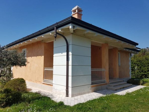 appartamento in vendita a Camaiore in zona Vado
