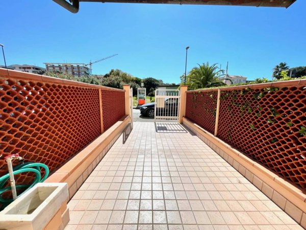 appartamento in vendita a Camaiore in zona Lido di Camaiore