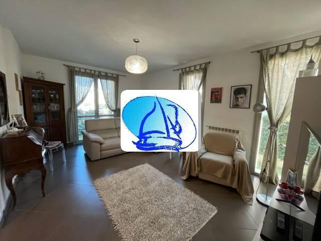 casa indipendente in vendita a Camaiore in zona Lido di Camaiore