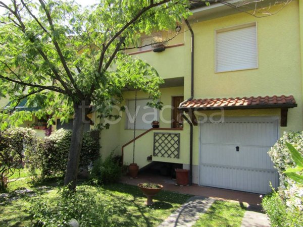 casa indipendente in vendita a Camaiore in zona Capezzano Pianore