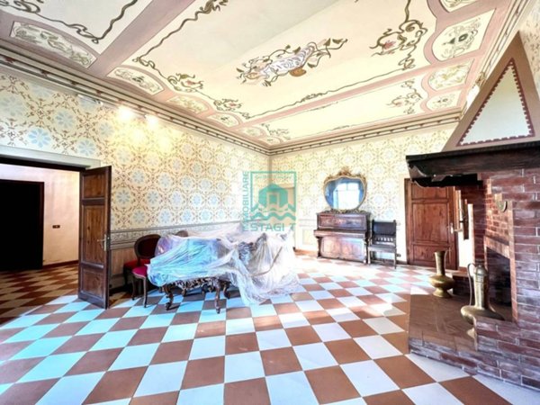casa indipendente in vendita a Camaiore in zona Vado