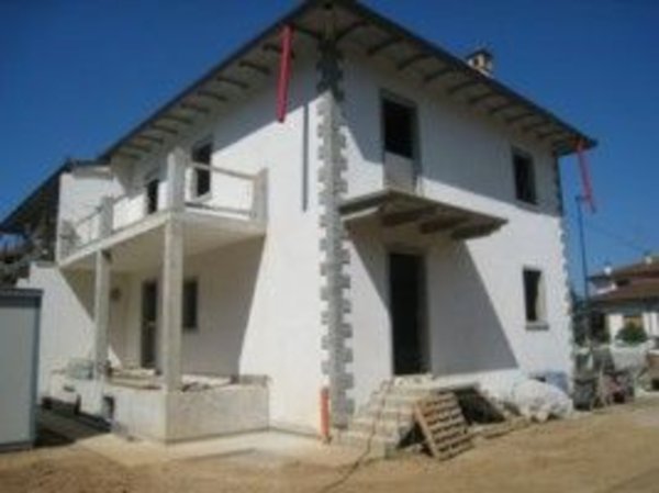 casa indipendente in vendita a Camaiore in zona Vado