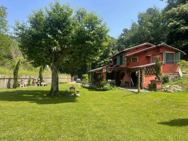 casa indipendente in vendita a Camaiore
