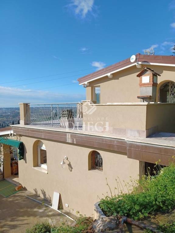 casa indipendente in vendita a Camaiore