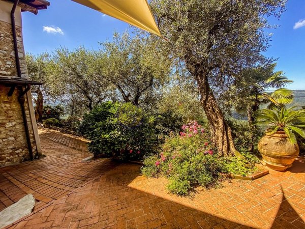 casa indipendente in vendita a Camaiore in zona Pieve di Camaiore