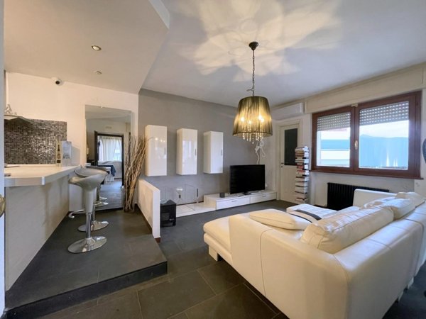 appartamento in vendita a Camaiore in zona Lido di Camaiore