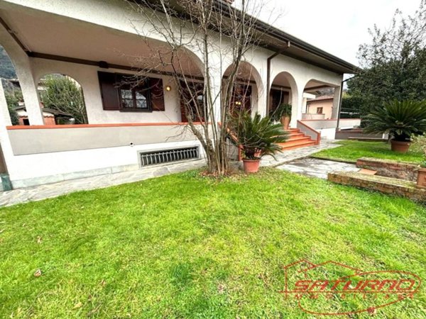 casa indipendente in vendita a Camaiore
