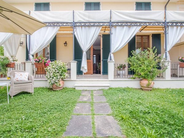 casa indipendente in vendita a Camaiore in zona Lido di Camaiore