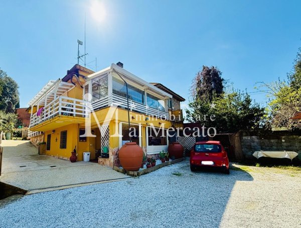 casa indipendente in vendita a Camaiore