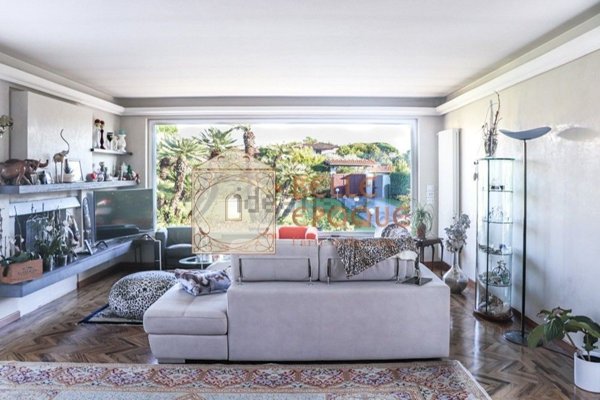 casa indipendente in vendita a Camaiore