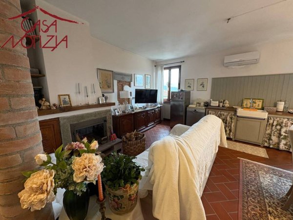 appartamento in vendita a Camaiore in zona Fibbialla