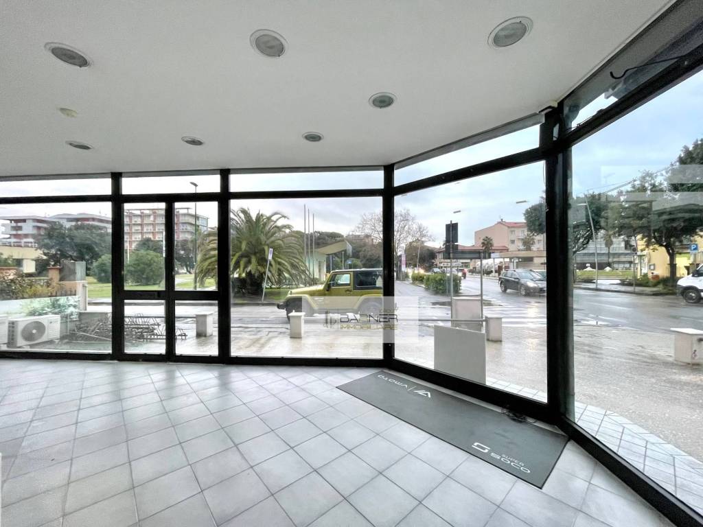 appartamento in vendita a Camaiore in zona Lido di Camaiore