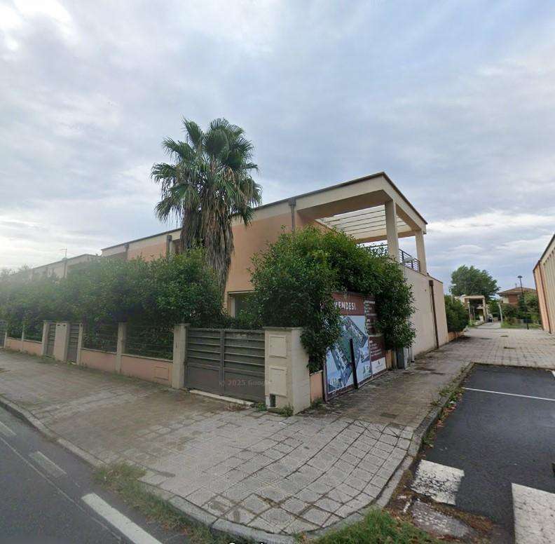 casa indipendente in vendita a Camaiore in zona Lido di Camaiore