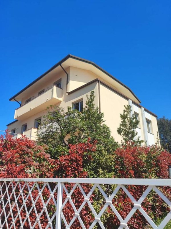 appartamento in vendita a Camaiore in zona Lido di Camaiore
