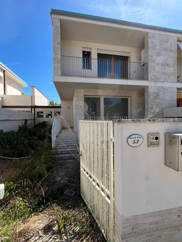 casa indipendente in vendita a Camaiore in zona Lido di Camaiore