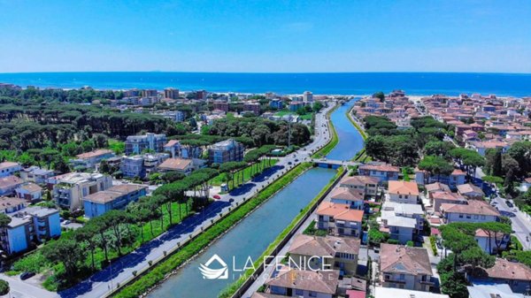appartamento in vendita a Camaiore in zona Lido di Camaiore