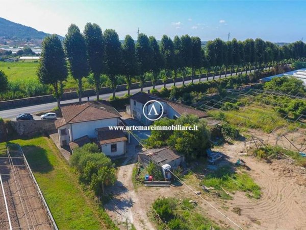 casa indipendente in vendita a Camaiore in zona Capezzano Pianore
