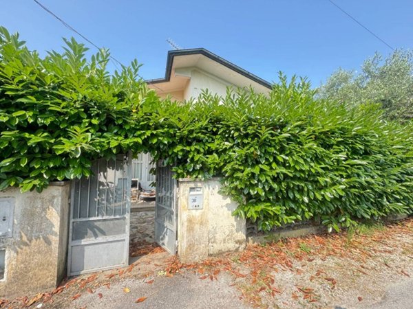 casa indipendente in vendita a Camaiore in zona Lido di Camaiore