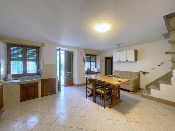 casa indipendente in vendita a Camaiore in zona Nocchi