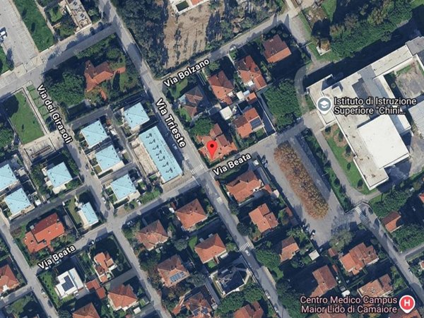 ufficio in vendita a Camaiore in zona Lido di Camaiore