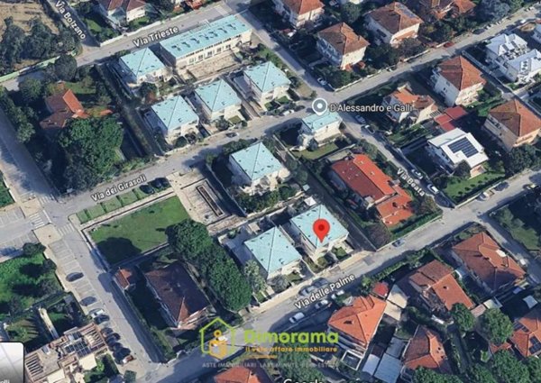 casa indipendente in vendita a Camaiore in zona Lido di Camaiore