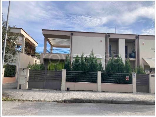 casa indipendente in vendita a Camaiore in zona Lido di Camaiore