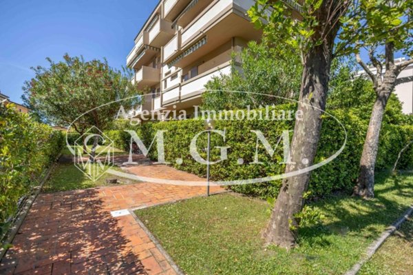 appartamento in vendita a Camaiore in zona Lido di Camaiore