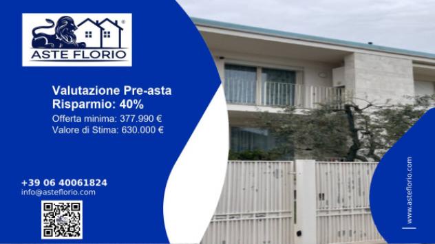 casa indipendente in vendita a Camaiore in zona Lido di Camaiore