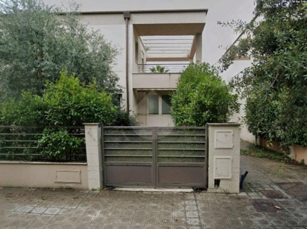 casa indipendente in vendita a Camaiore in zona Lido di Camaiore