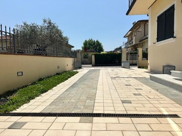 appartamento in vendita a Camaiore in zona Lido di Camaiore
