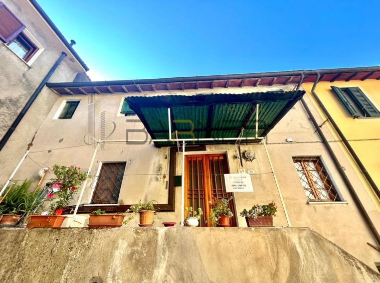 casa indipendente in vendita a Camaiore in zona Lido di Camaiore