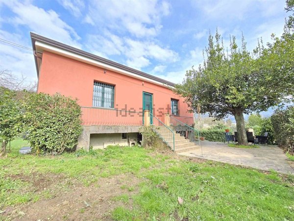 casa indipendente in vendita a Camaiore